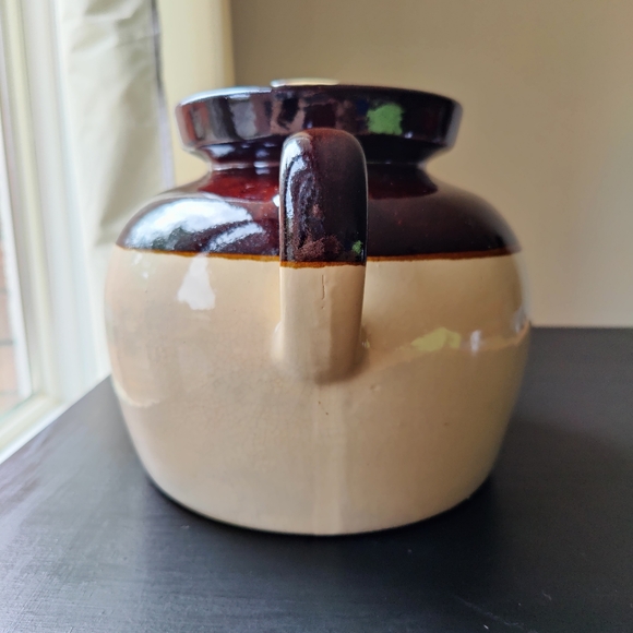 Antique / Vintage R.R.P. Roseville Ohio Stoneware 2 handle covered Bean 🫘 Pot - Picture 3 of 14